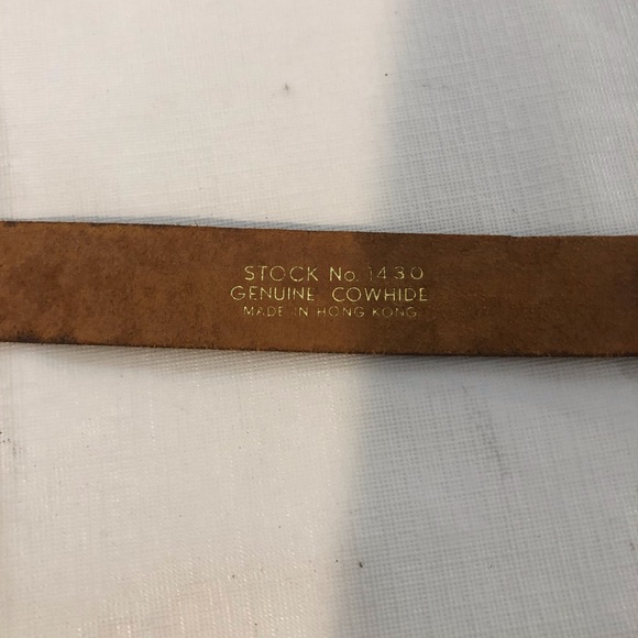 Vintage Weathered Women’s Hunting Belt SZ 32, 30/31 Waist Made in Hong Kong - Picture 4 of 14